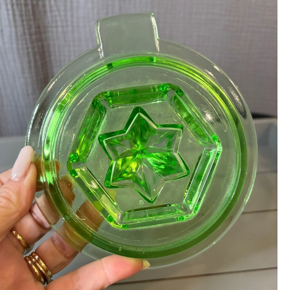Vtg. Green Uranium Glass Citrus Juicer w/ Pulp Catcher - Picture 4 of 4